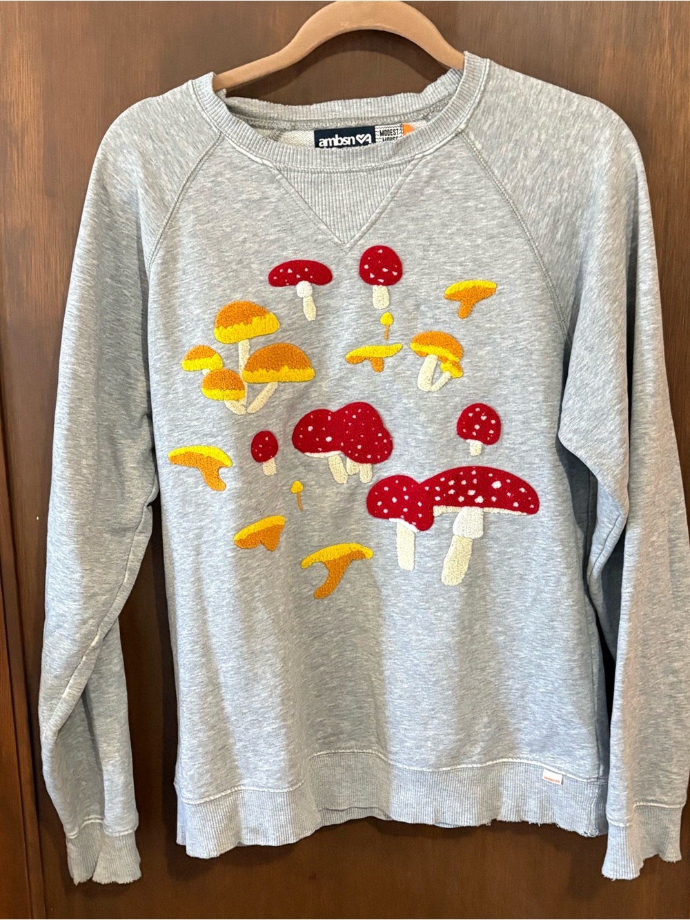 MODEST MOUSE MUSHROOM CREWNECK SWEATSHIRT size Medium